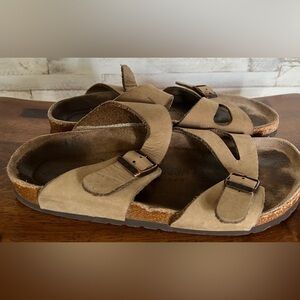Birkenstock women’s sandals with Soft Footbed.  Size 39